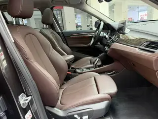 BMW X1 2021 xDrive25Li Premium Class interior photo 17