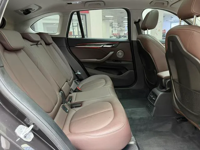 BMW X1 2021 xDrive25Li Premium Class interior photo 19