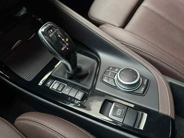 BMW X1 2021 xDrive25Li Premium Class interior photo 20