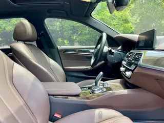 BMW 5 Series 2020 525Li M Sports suit interior photo 13