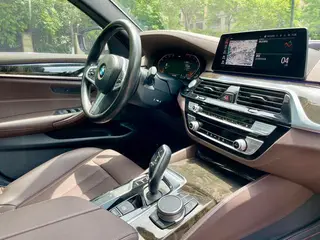 BMW 5 Series 2020 525Li M Sports suit interior photo 16