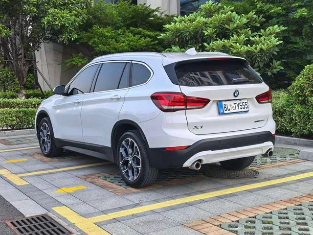 BMW X1 2021 sDrive25Li Leading Type exterior photo 3
