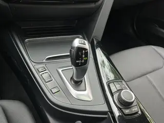 BMW 3 Series 2017 320Li Style tendance intérieur photo 17 BMW 3 Series 2017 320Li Style tendance intérieur photo 17