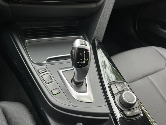 BMW 3 Series 2017 320Li Style tendance intérieur photo 17 BMW 3 Series 2017 320Li Style tendance intérieur photo 17