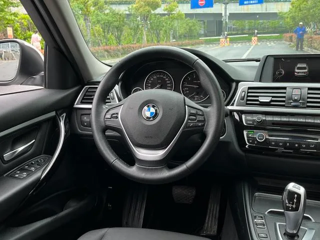 BMW 3 Series 2017 320Li Style tendance intérieur photo 19 BMW 3 Series 2017 320Li Style tendance intérieur photo 19