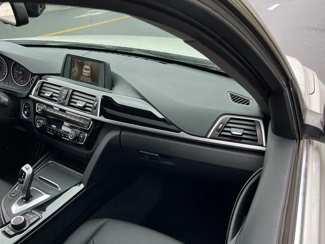BMW 3 Series 2017 320Li Style tendance intérieur photo 20 BMW 3 Series 2017 320Li Style tendance intérieur photo 20