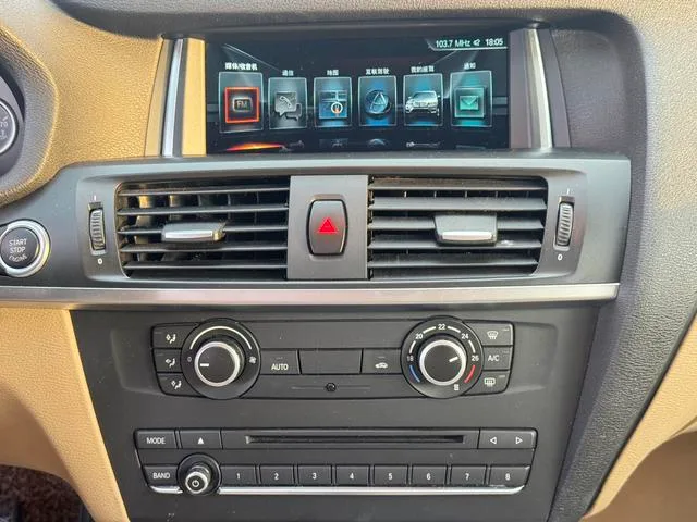 BMW X3 2016 sDrive20i interior photo 14 BMW X3 2016 sDrive20i interior photo 14