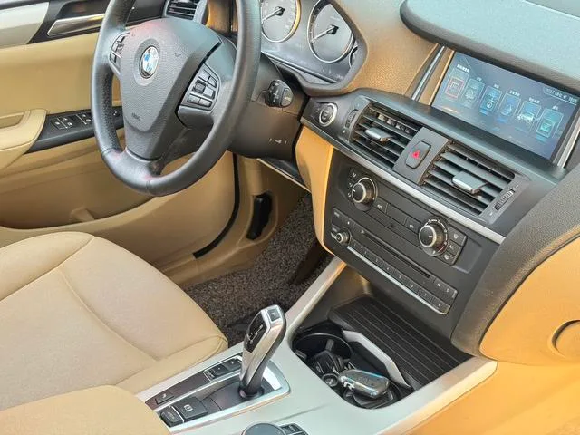 BMW X3 2016 sDrive20i interior photo 18 BMW X3 2016 sDrive20i interior photo 18
