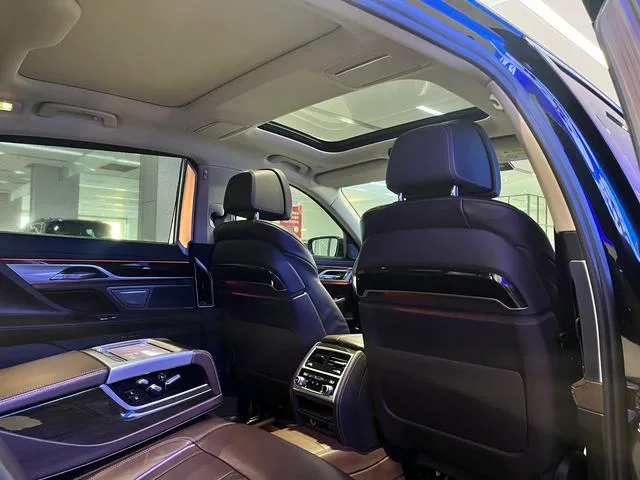 BMW 7 Series 2021 730Li Ensemble de luxe extérieur photo 7 BMW 7 Series 2021 730Li Ensemble de luxe extérieur photo 7