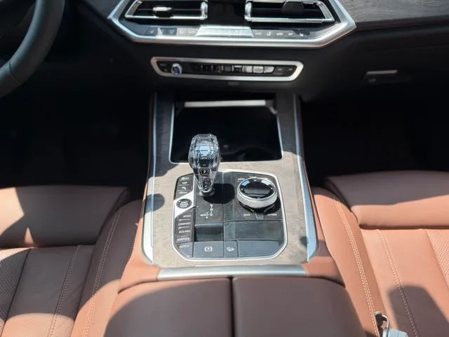 BMW X5 2019 xDrive40i Premium Class M Sports suit interior photo 12