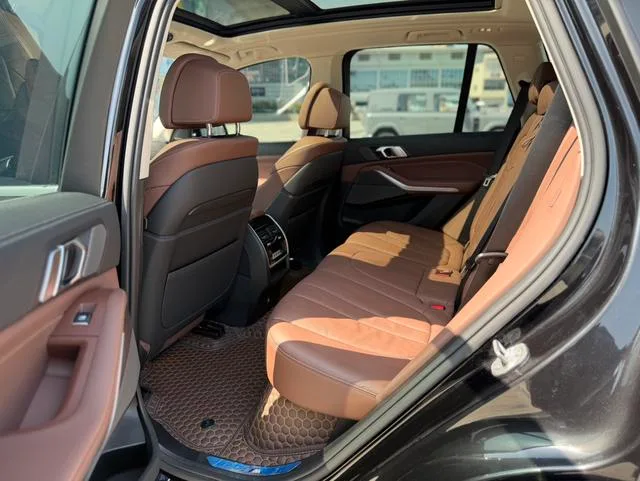 BMW X5 2019 xDrive40i Premium Class M Sports suit interior photo 13