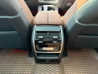 BMW X5 2019 xDrive40i Premium Class M Sports suit interior photo 14