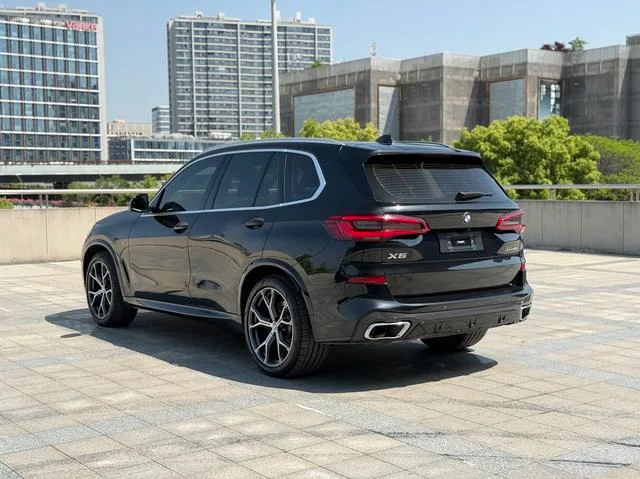 BMW X5 2019 xDrive40i Premium Class M Sports suit interior photo 18