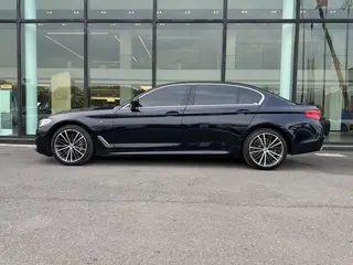 BMW 5 Series 2020 530Li Premium Class M Sports suit exterior photo 3