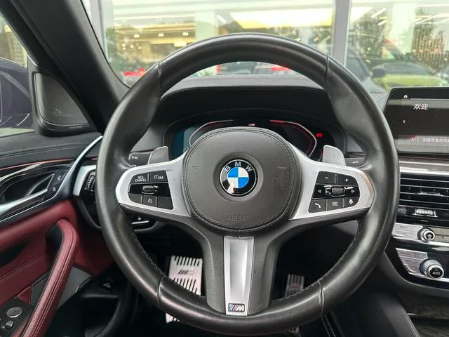BMW 5 Series 2020 530Li Premium Class M Sports suit interior photo 15