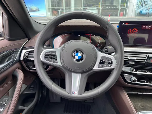 BMW 5 Series 2021 525Li M Sports suit exterior photo 6