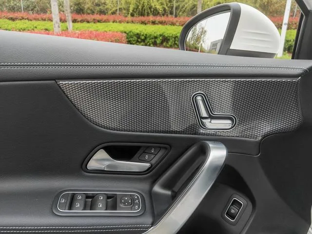 Mercedes-Benz A-Class 2022 Restyling A 200 L Sport Sedan Fashion Edition interior photo 8 Mercedes-Benz A-Class 2022 Restyling A 200 L Sport Sedan Fashion Edition interior photo 8