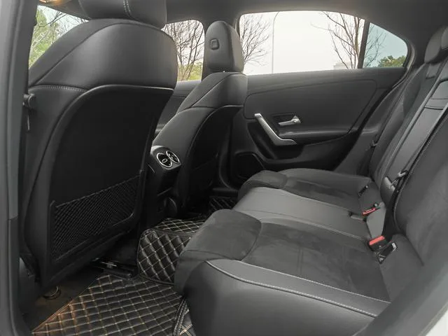 Mercedes-Benz A-Class 2022 Restyling A 200 L Sport Sedan Fashion Edition interior photo 9 Mercedes-Benz A-Class 2022 Restyling A 200 L Sport Sedan Fashion Edition interior photo 9