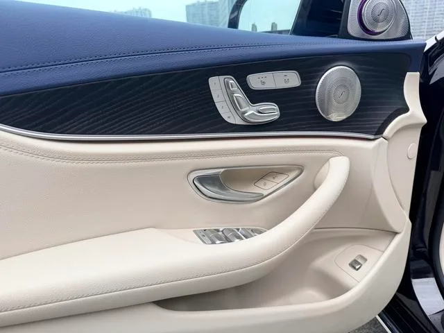 Mercedes-Benz E-Class 2022 E 300 L De lujo Coche interior foto 10 Mercedes-Benz E-Class 2022 E 300 L De lujo Coche interior foto 10