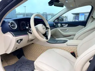 Mercedes-Benz E-Class 2022 E 300 L De lujo Coche interior foto 11 Mercedes-Benz E-Class 2022 E 300 L De lujo Coche interior foto 11