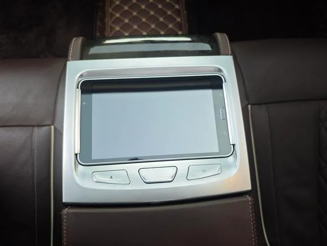 BMW 7 Series 2018 740Li Líder Traje de excelencia interior foto 15