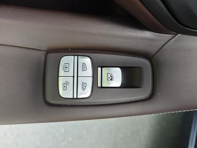 BMW 7 Series 2018 740Li Líder Traje de excelencia interior foto 20
