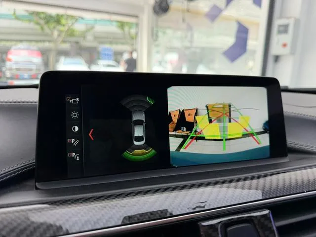 BMW M4 2014 M4 Coupe interior photo 11