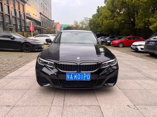 BMW 3 Series 2020 Restyling 325i M Sports Night Suit exterior photo 2