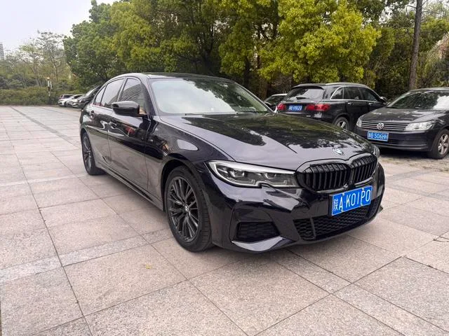 BMW 3 Series 2020 Restyling 325i M Sports Night Suit exterior photo 3