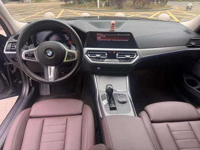 BMW 3 Series 2020 Restyling 325i M Sports Night Suit exterior photo 4