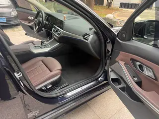 BMW 3 Series 2020 Restyling 325i M Sports Night Suit exterior photo 5