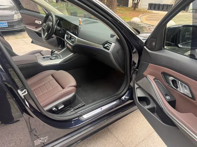 BMW 3 Series 2020 Restyling 325i M Sports Night Suit exterior photo 5