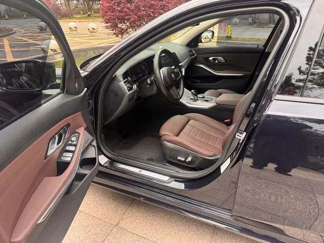 BMW 3 Series 2020 Restyling 325i M Sports Night Suit exterior photo 6