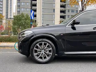 BMW X5 2019 xDrive30i M Sports suit exterior photo 4