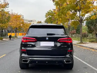 BMW X5 2019 xDrive30i M Sports suit interior photo 18