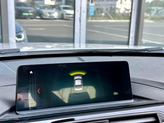 BMW 3 Series 2019 320Li Fashionable interior photo 9