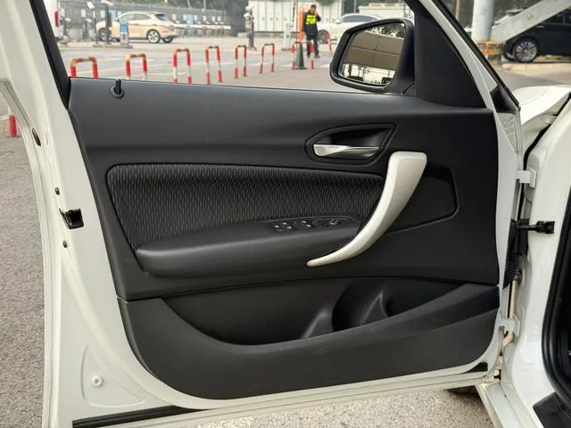 BMW 1 Series (Imported) 2013 Reforma 116i Líder interior foto 11 BMW 1 Series (Imported) 2013 Reforma 116i Líder interior foto 11