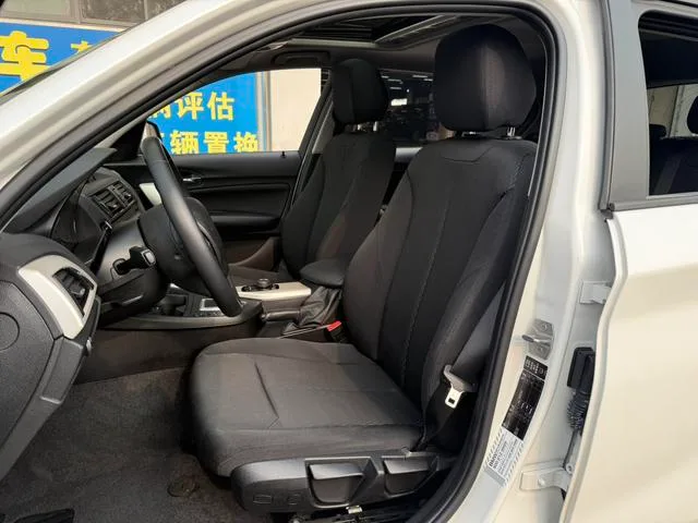 BMW 1 Series (Imported) 2013 Reforma 116i Líder interior foto 13 BMW 1 Series (Imported) 2013 Reforma 116i Líder interior foto 13