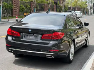 BMW 5 Series 2020 525Li Luxury Set exterior photo 3