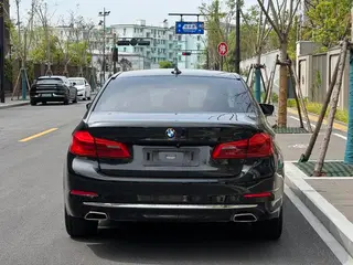 BMW 5 Series 2020 525Li Luxury Set exterior photo 4