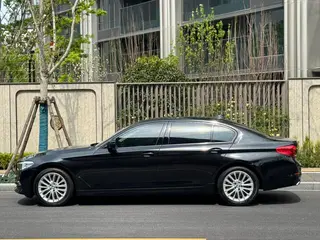 BMW 5 Series 2020 525Li Luxury Set exterior photo 5