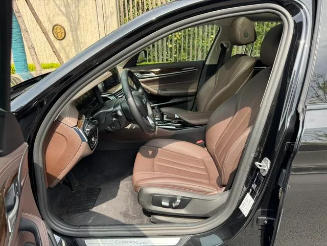 BMW 5 Series 2020 525Li Luxury Set exterior photo 7