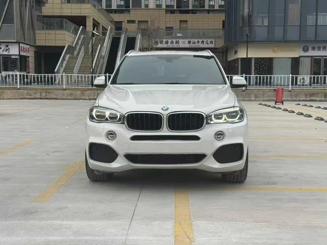 BMW X5 2018 xDrive35i M Modèle de luxe sportif extérieur photo 2 BMW X5 2018 xDrive35i M Modèle de luxe sportif extérieur photo 2