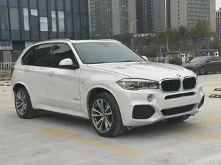 BMW X5 2018 xDrive35i M Modèle de luxe sportif extérieur photo 3 BMW X5 2018 xDrive35i M Modèle de luxe sportif extérieur photo 3