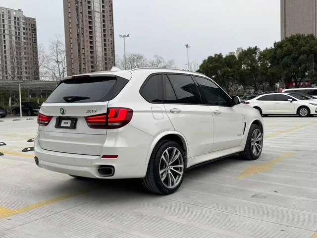 BMW X5 2018 xDrive35i M Modèle de luxe sportif intérieur photo 7 BMW X5 2018 xDrive35i M Modèle de luxe sportif intérieur photo 7