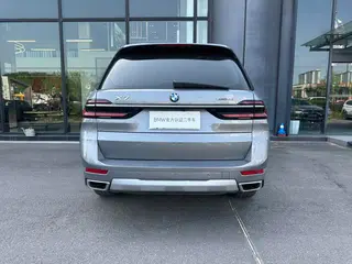 BMW X7 2023 xDrive40i Leading Luxury Set exterior photo 5 BMW X7 2023 xDrive40i Leading Luxury Set exterior photo 5