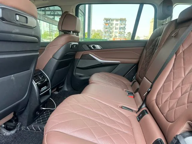 BMW X7 2023 xDrive40i Leading Luxury Set exterior photo 8 BMW X7 2023 xDrive40i Leading Luxury Set exterior photo 8