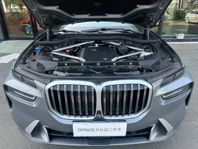 BMW X7 2023 xDrive40i Leading Luxury Set interior photo 15 BMW X7 2023 xDrive40i Leading Luxury Set interior photo 15