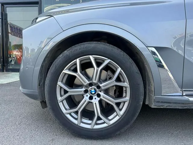BMW X7 2023 xDrive40i Leading Luxury Set interior photo 16 BMW X7 2023 xDrive40i Leading Luxury Set interior photo 16