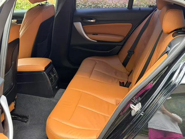 BMW 1 Series (Imported) 2018 125i M Sports suit interior photo 6